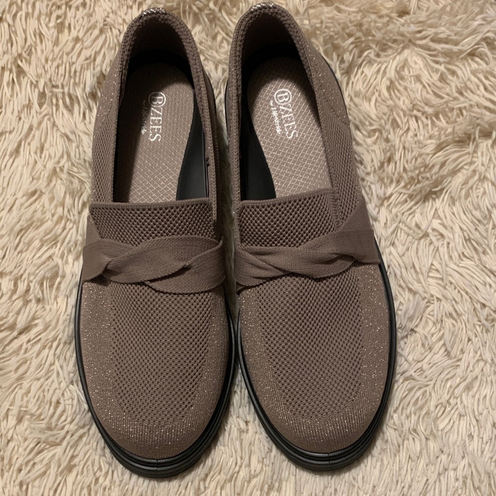 Womens Taupe Slip-On Loafers 9.5 WIDE